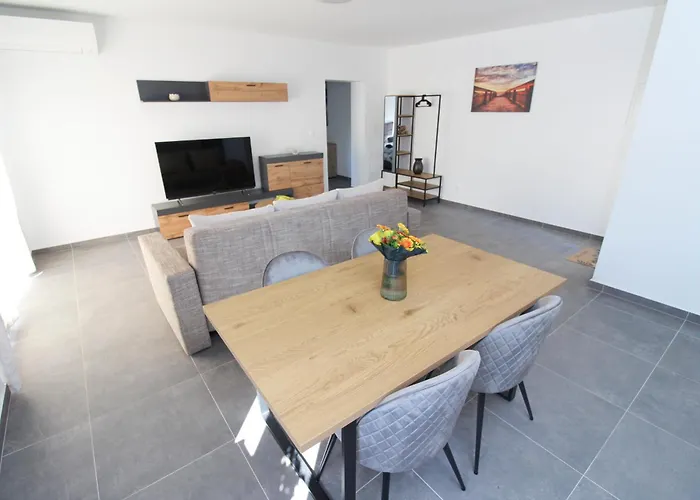 Fly In דירה Čilipi